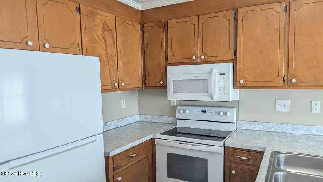 3258 Landmark St #B5 - Photo 3 of 8