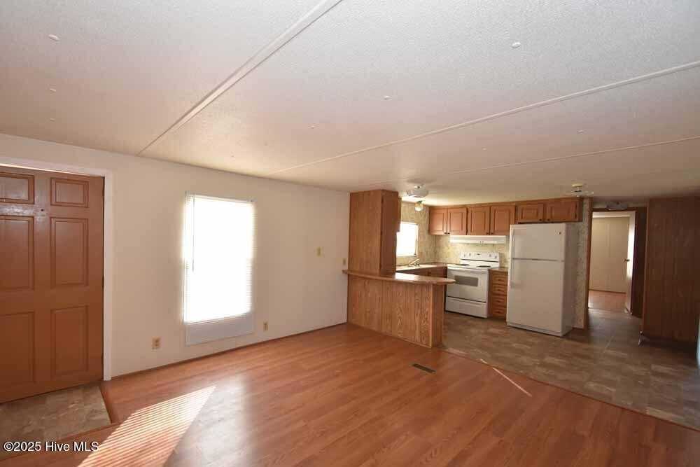 1411 Diamond Ln - Photo 4 of 13
