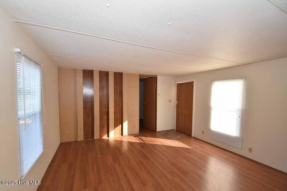 1411 Diamond Ln - Photo 5 of 13