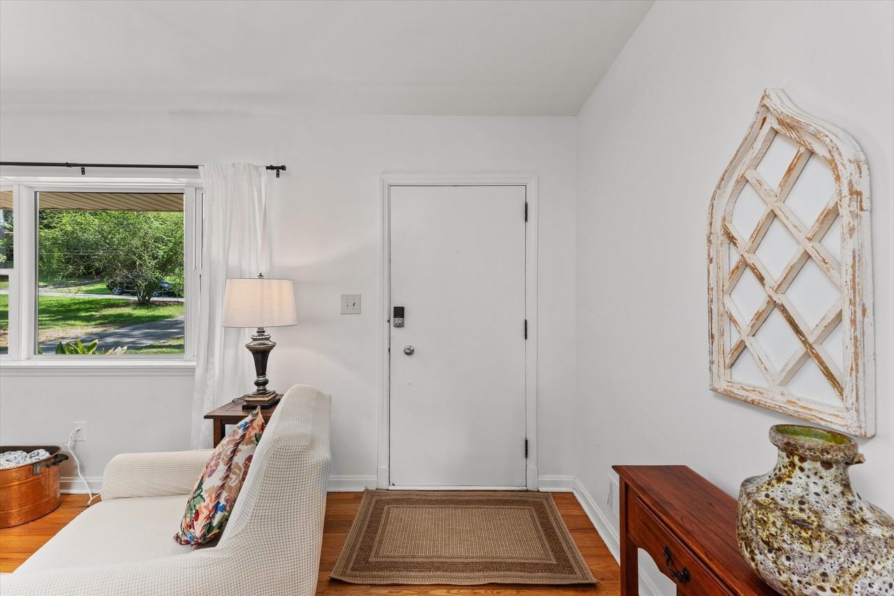 2408 Hiawassee Rd - Photo 4 of 26