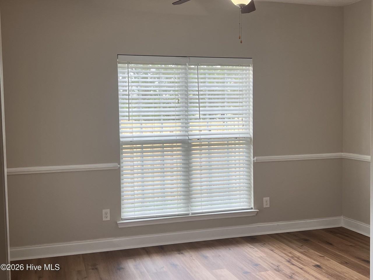 333 High Meadows Pl - Photo 4 of 7