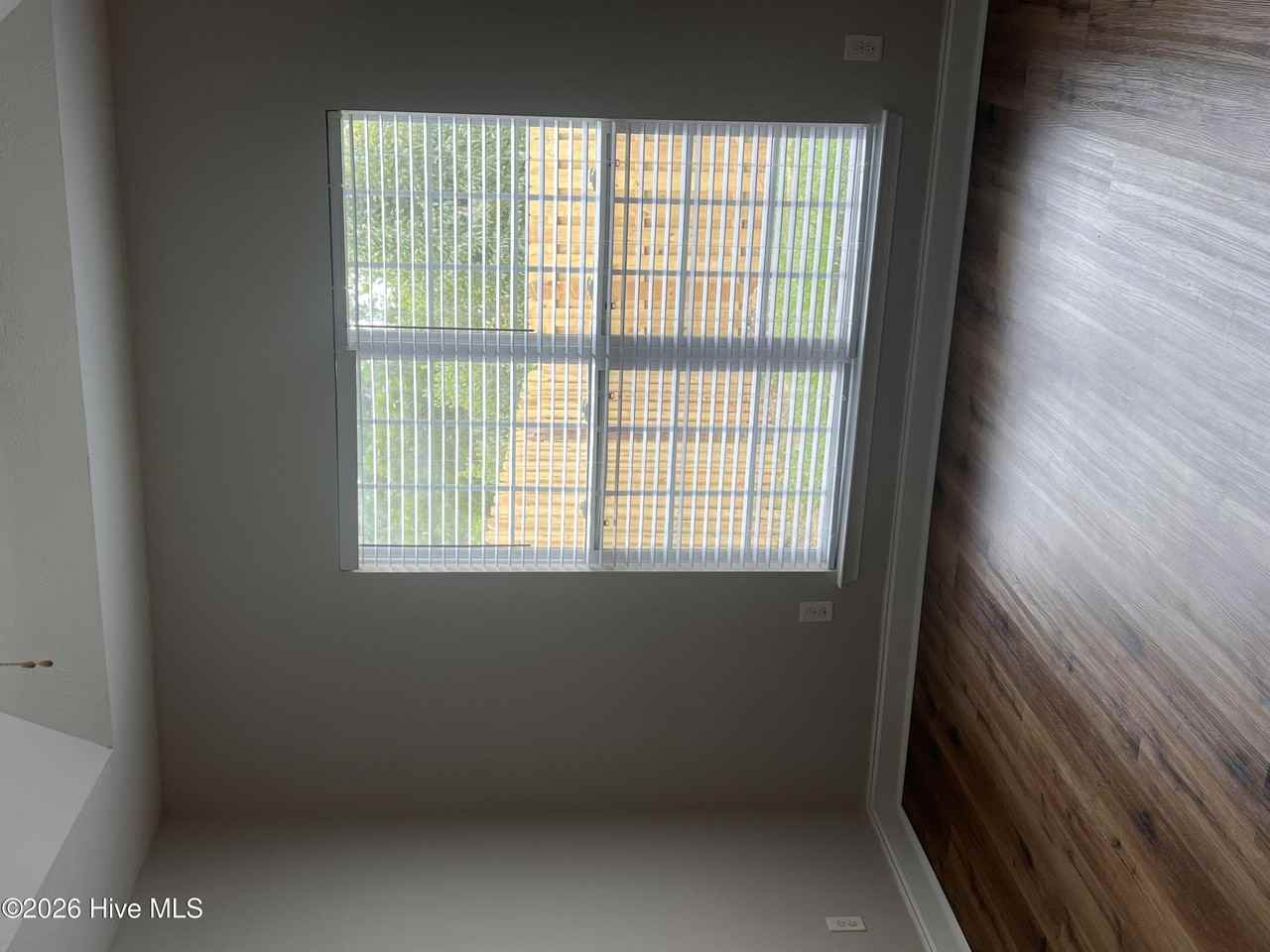 333 High Meadows Pl - Photo 5 of 7