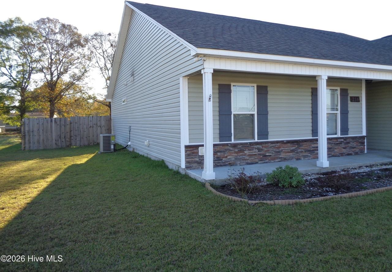 214 Long Neck Dr - Photo 2 of 21