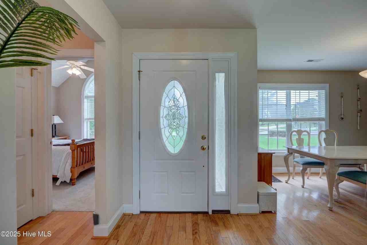 1511 Edgefield Ct - Photo 2 of 20