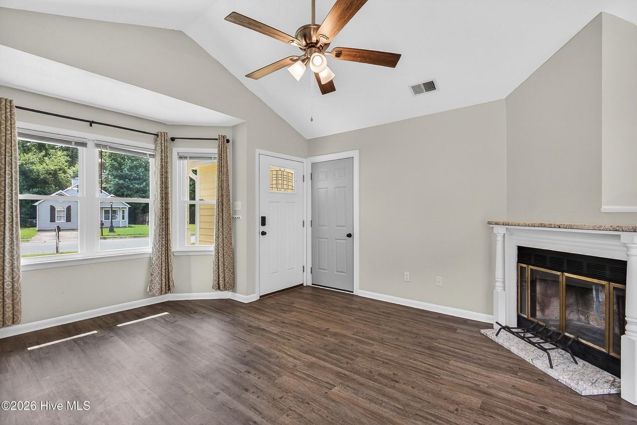 123 Basswood Ct - Photo 6 of 21