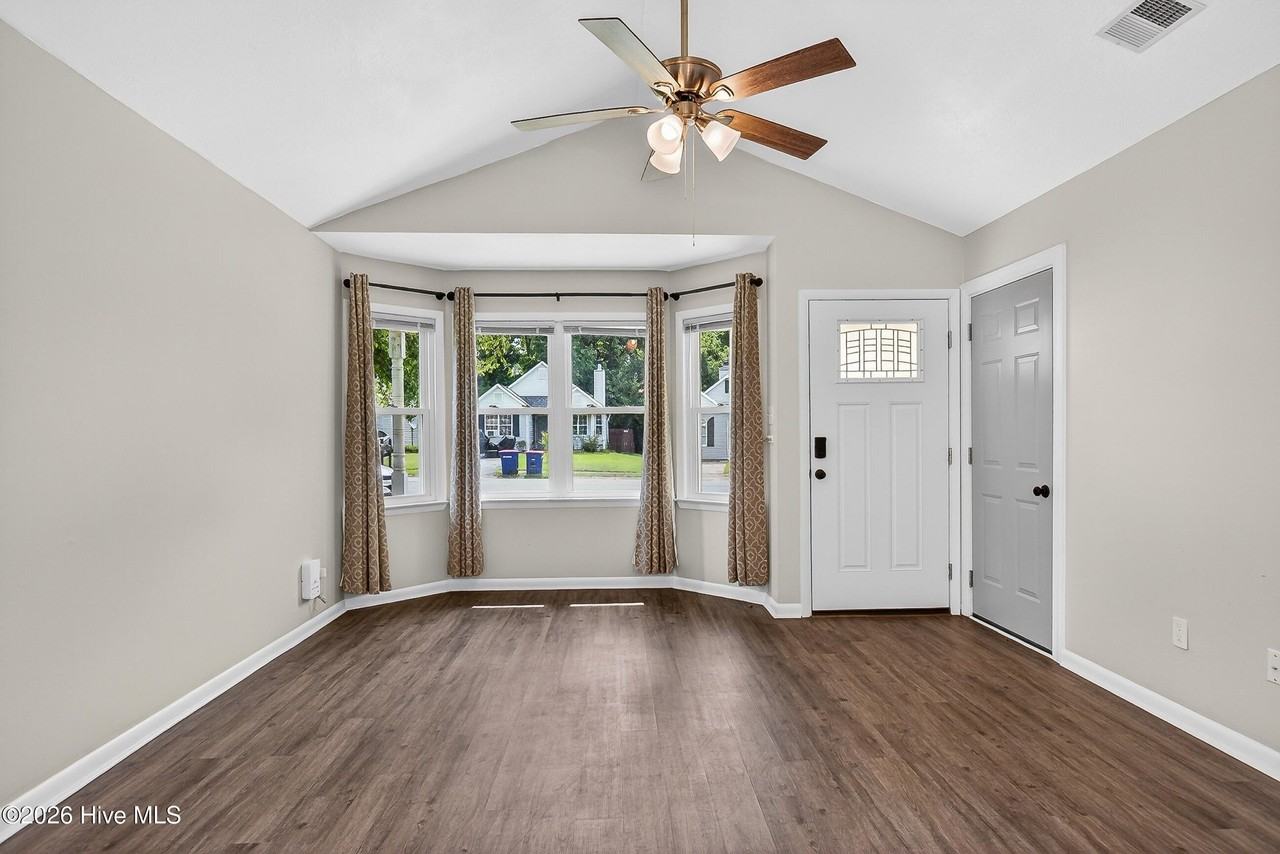 123 Basswood Ct - Photo 7 of 21
