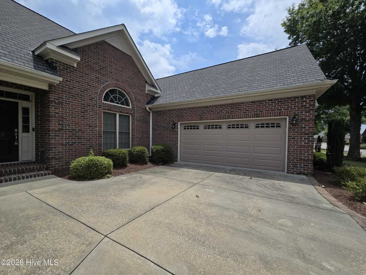 225 Jack Pl - Photo 2 of 29
