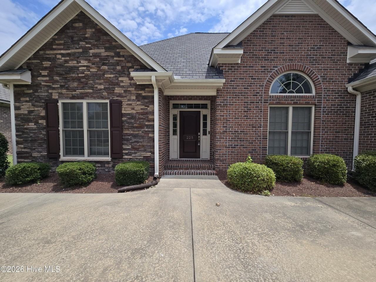 225 Jack Pl - Photo 3 of 29