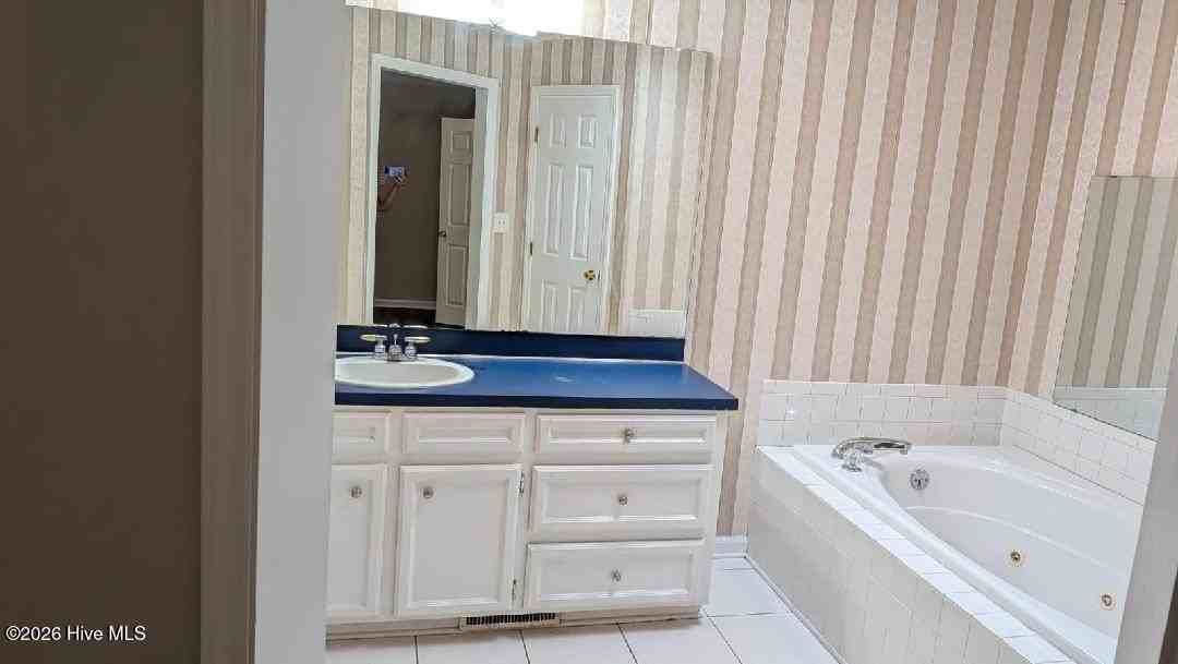 3812 Sterling Pointe Dr #F10 - Photo 5 of 7