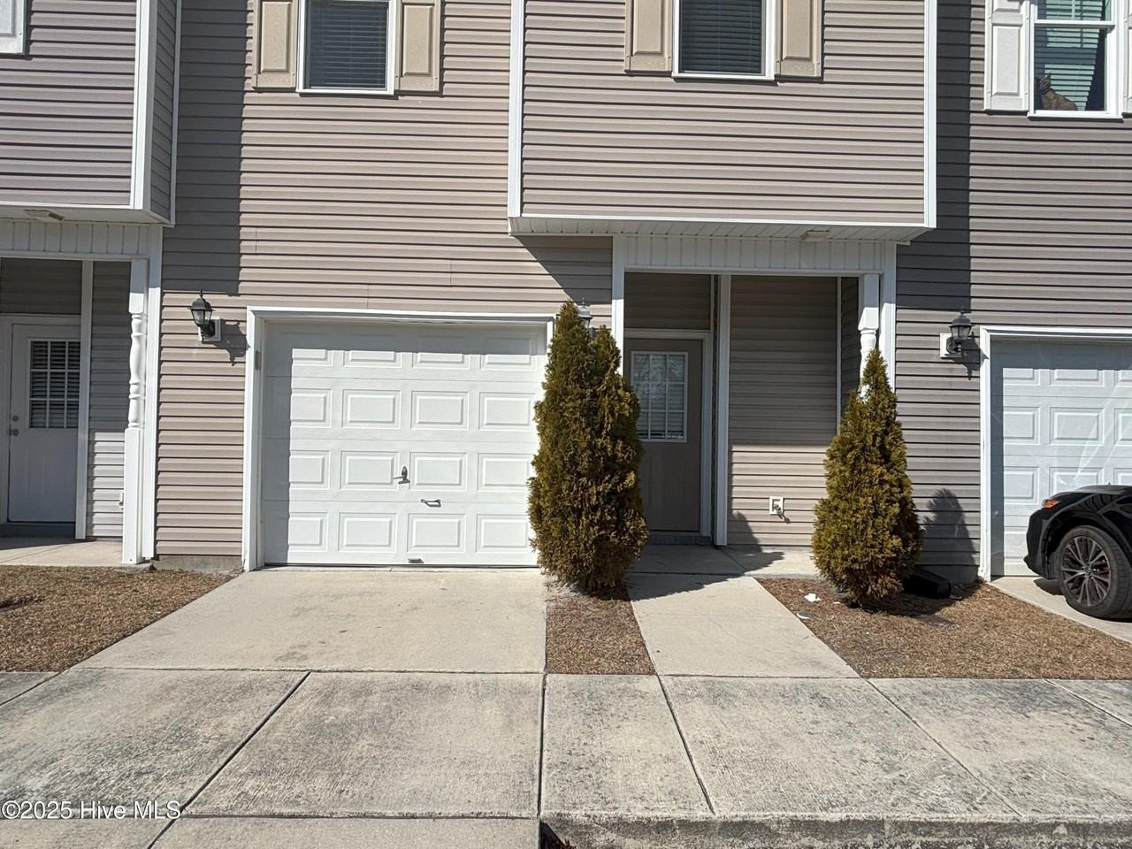 116 Waterstone Ln - Photo 2 of 23