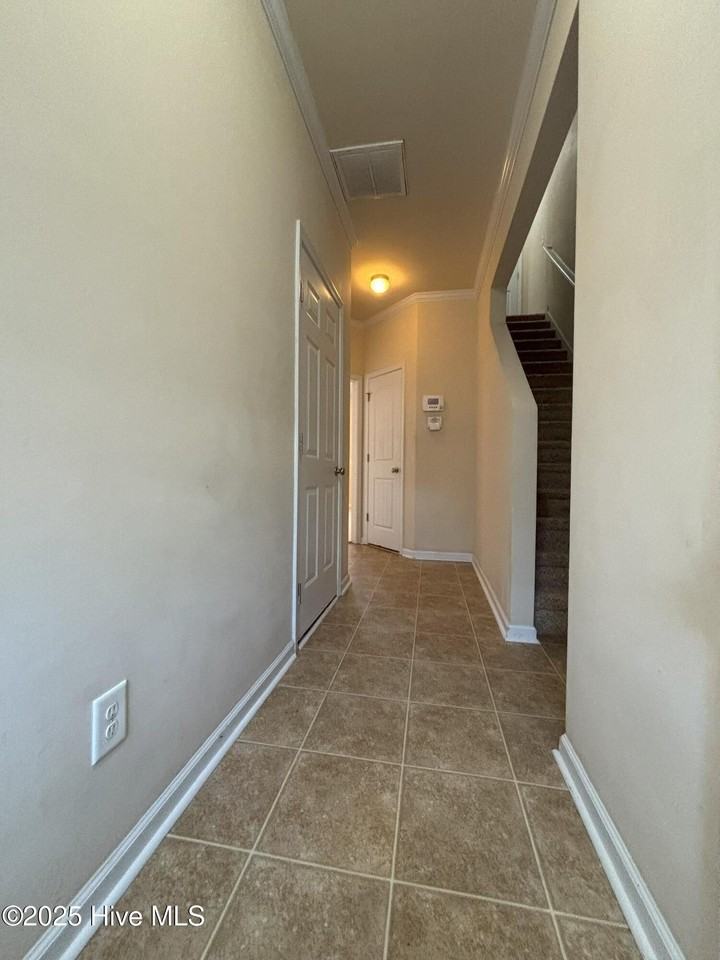 116 Waterstone Ln - Photo 3 of 23