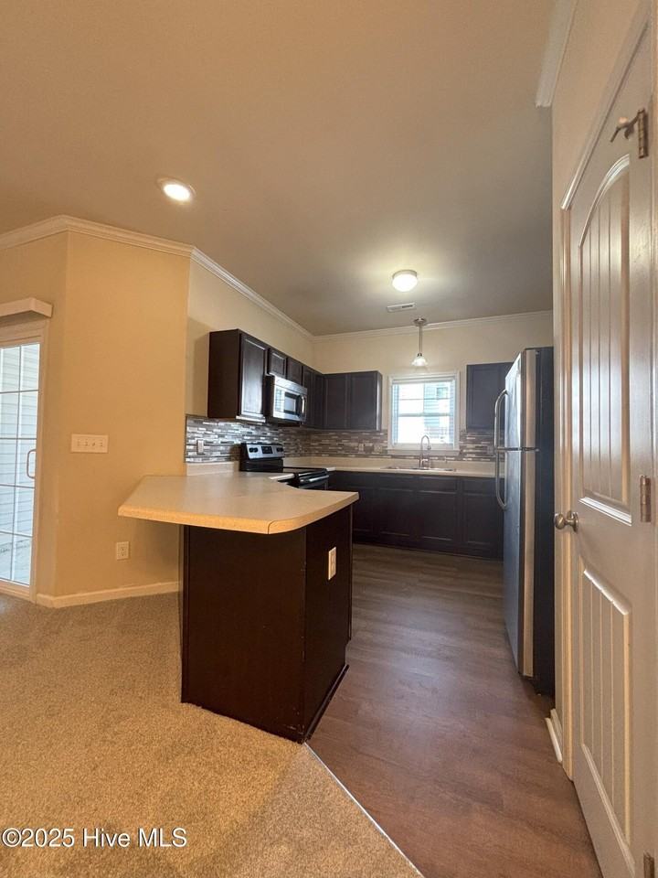 116 Waterstone Ln - Photo 7 of 23