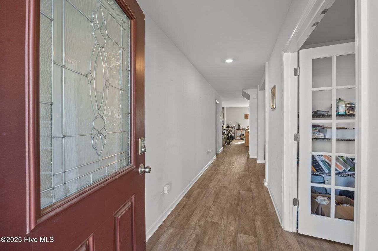 502 Dakota Ave - Photo 3 of 44