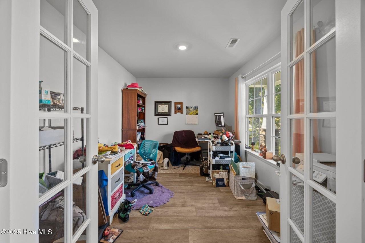 502 Dakota Ave - Photo 4 of 44