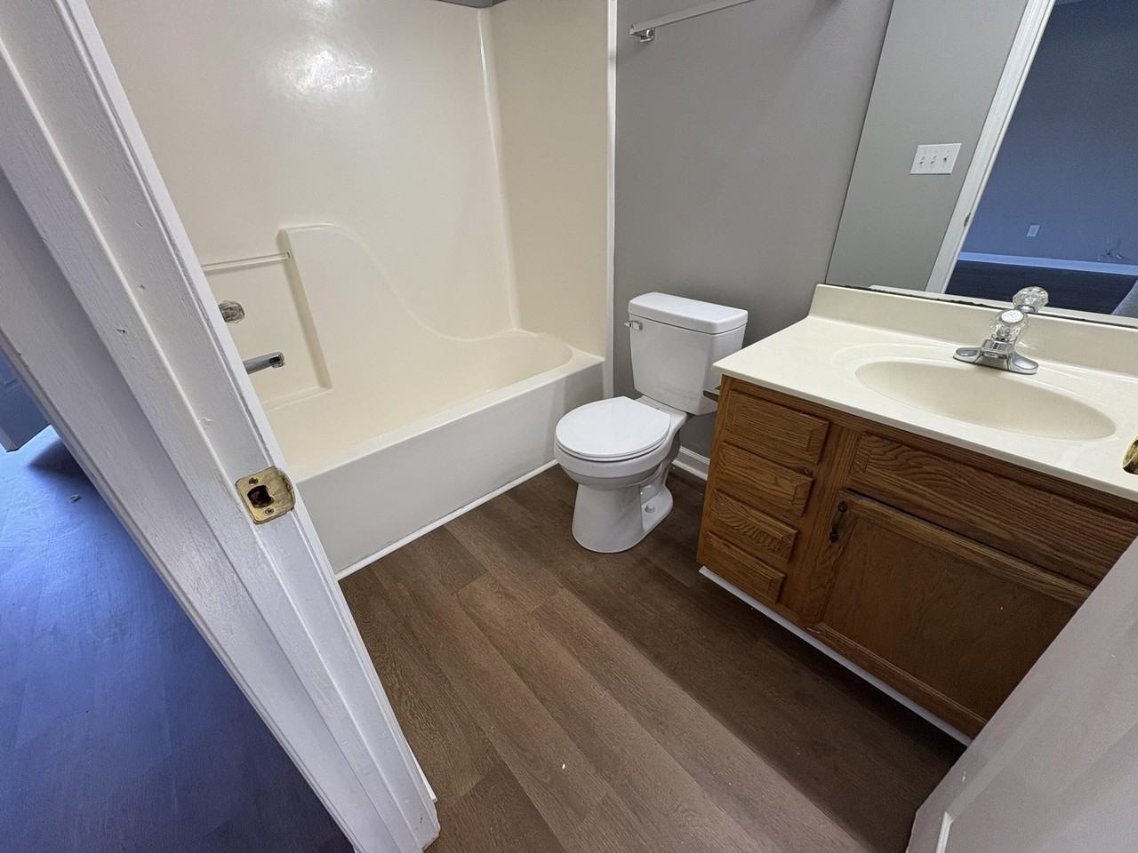332 E Oak St - Photo 6 of 20