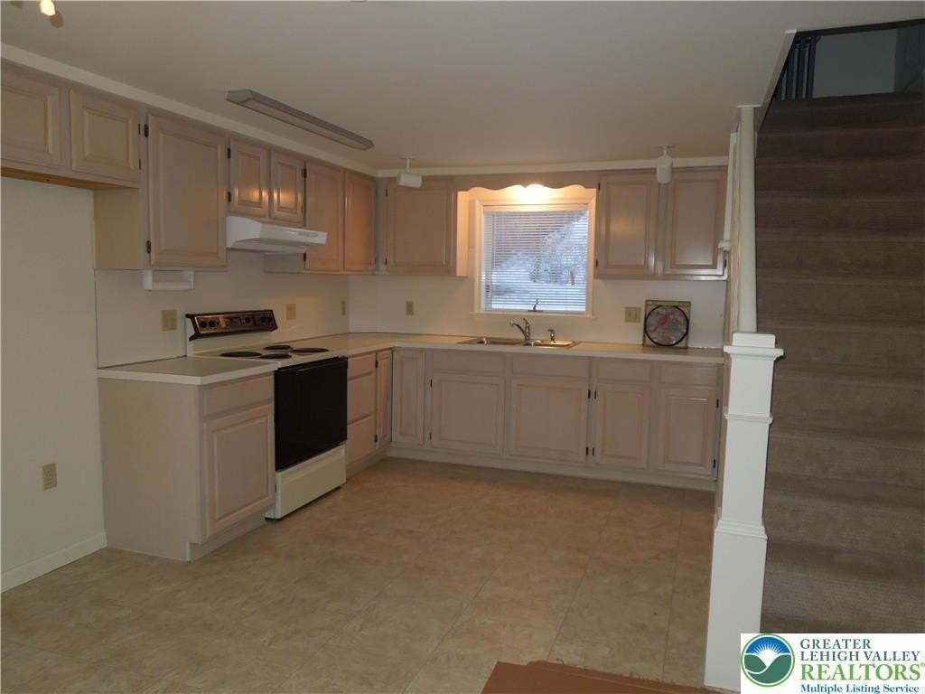 1015 Bocci Club Rd - Photo 3 of 12
