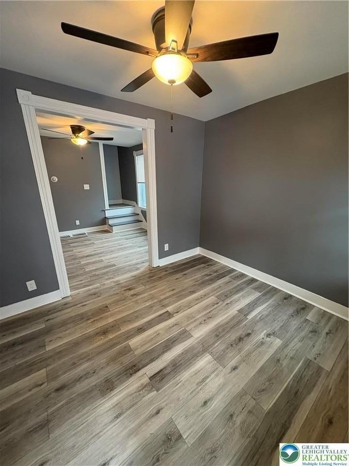 513 Spruce St - Photo 2 of 9