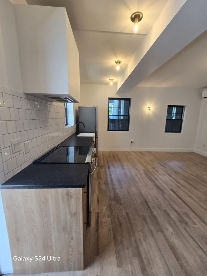 1401 Charles St #C - Photo 3 of 24