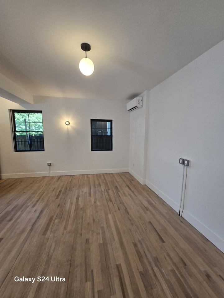 1401 Charles St #C - Photo 4 of 24