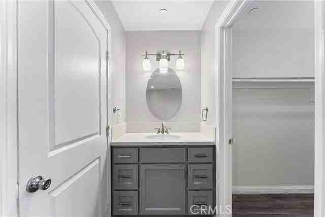 435 Cerritos Ave - Photo 2 of 8