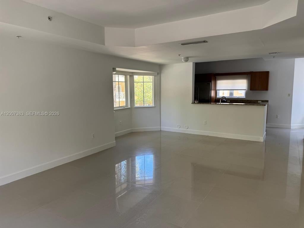 18437 Ne 27th Ct - Photo 2 of 8