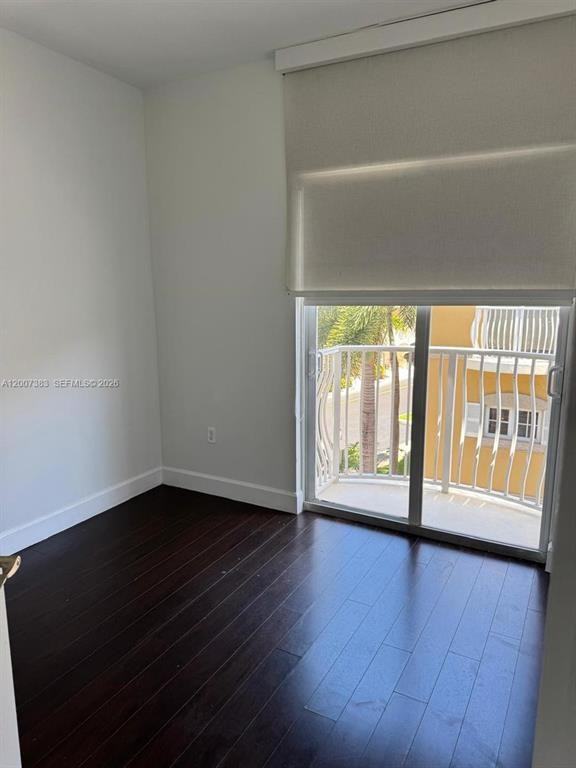 18437 Ne 27th Ct - Photo 6 of 8
