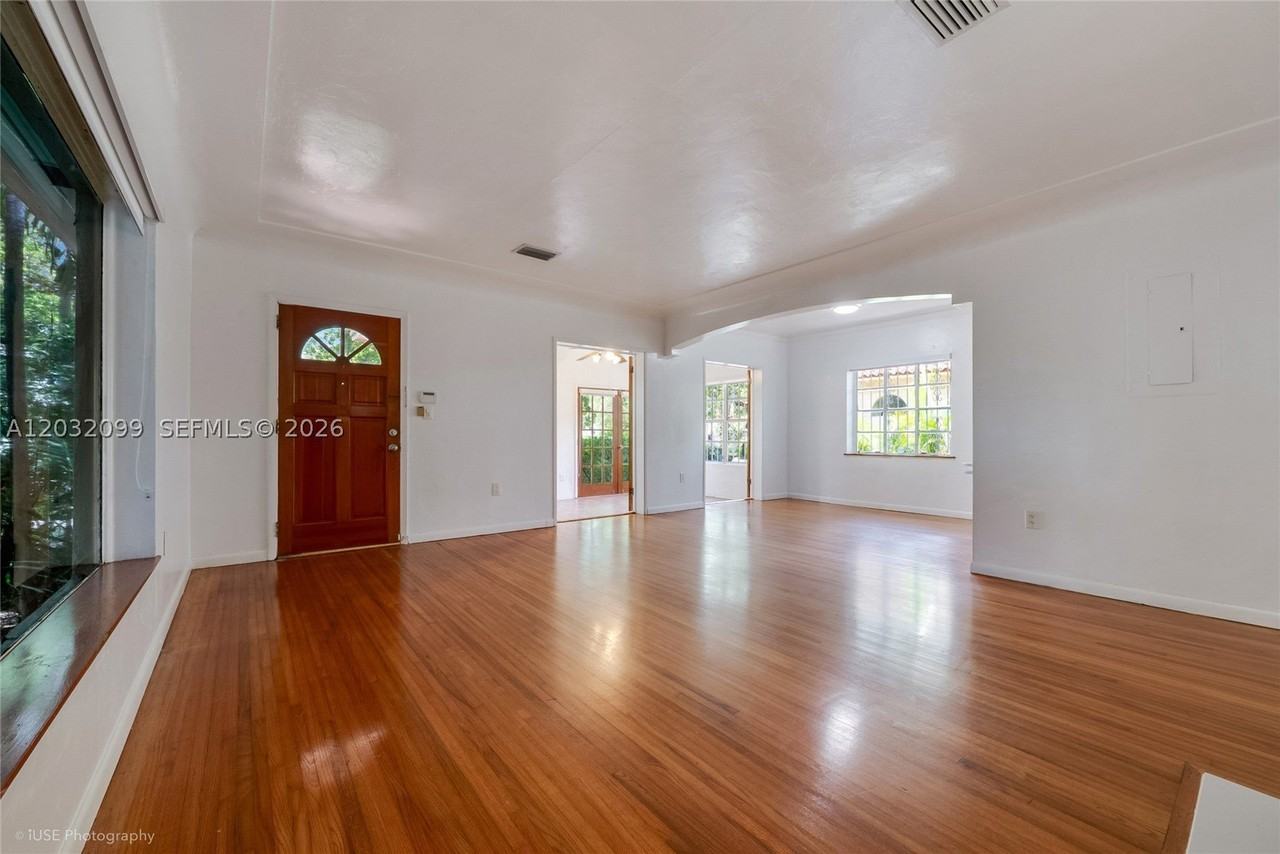 902 Lisbon St - Photo 3 of 17