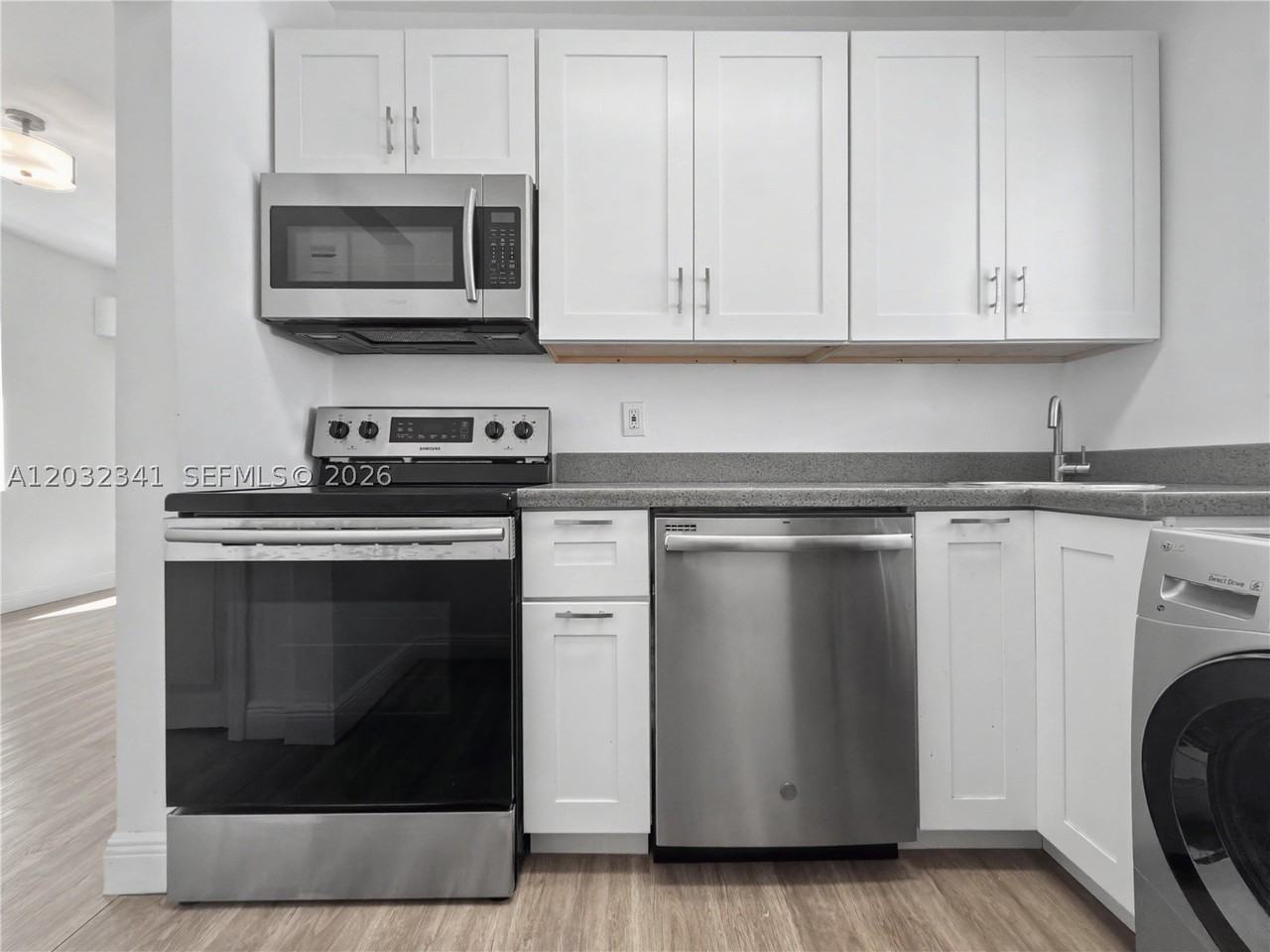 350 Minorca Ave #2 - Photo 2 of 17