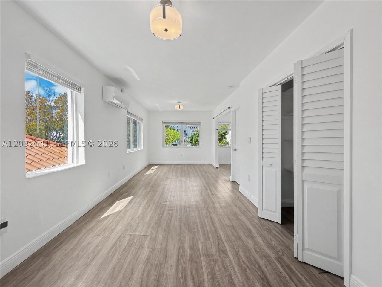 350 Minorca Ave #2 - Photo 5 of 17