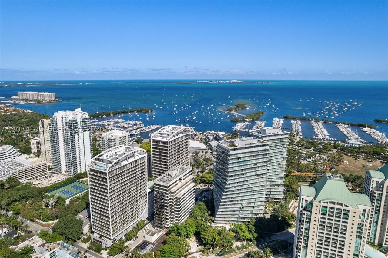 2655 S Bayshore Dr #1911 - Photo 3 of 49