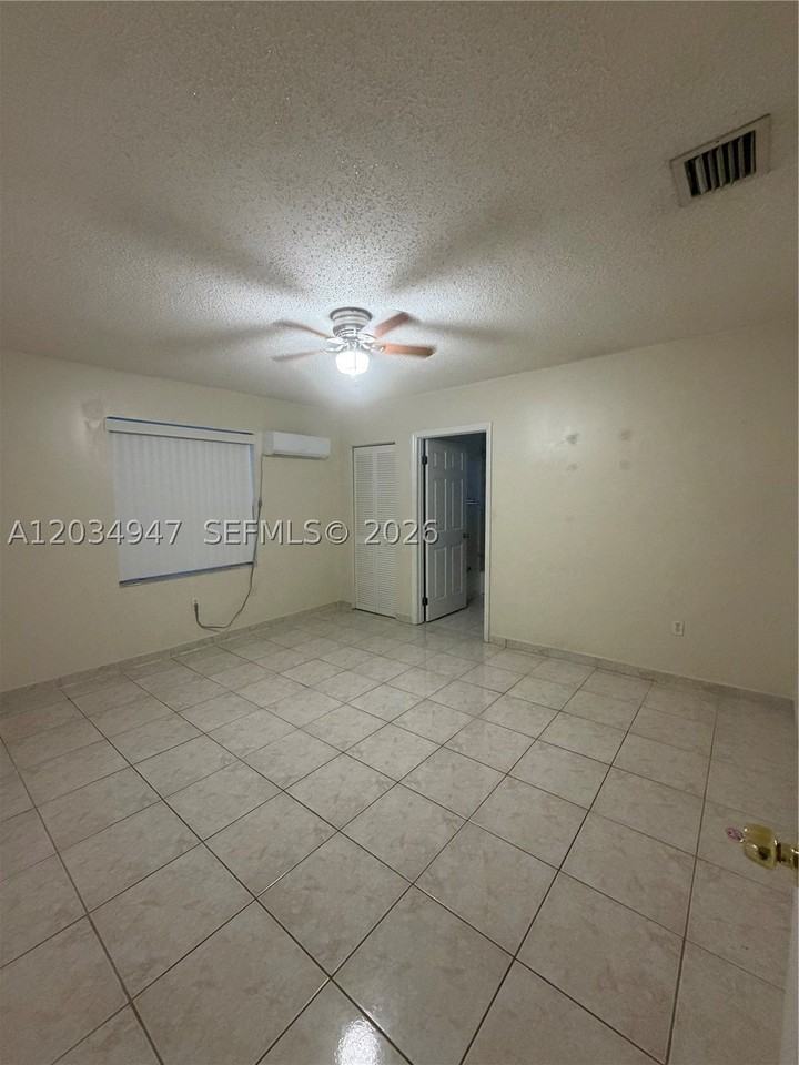 15431 Sw 101st Ave - Photo 5 of 12