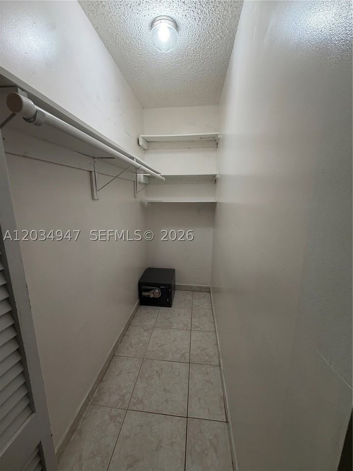 15431 Sw 101st Ave - Photo 6 of 12