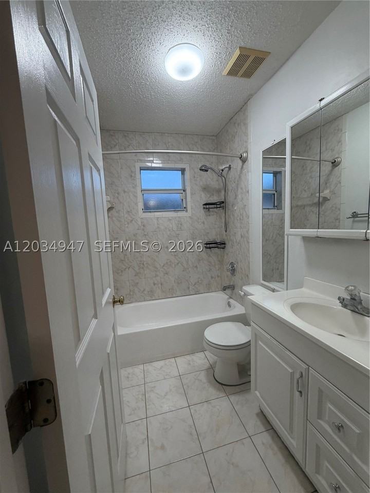15431 Sw 101st Ave - Photo 7 of 12