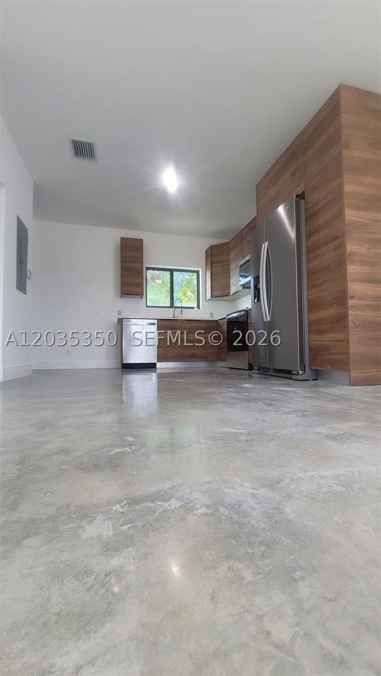 2146 Nw 69th Ter #B - Photo 4 of 19