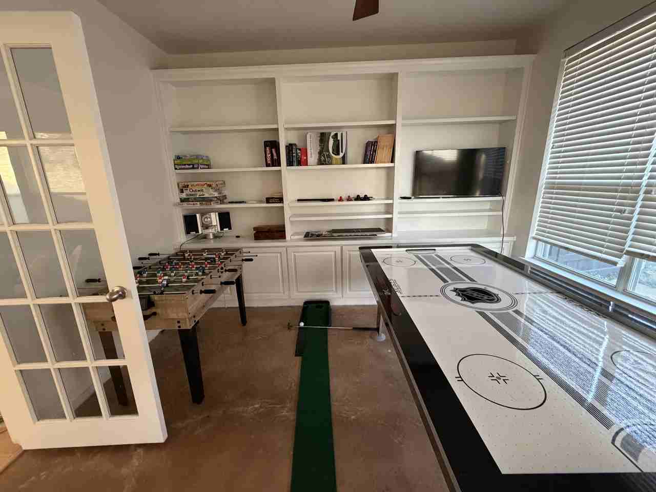 1827 Mystic St - Photo 7 of 44
