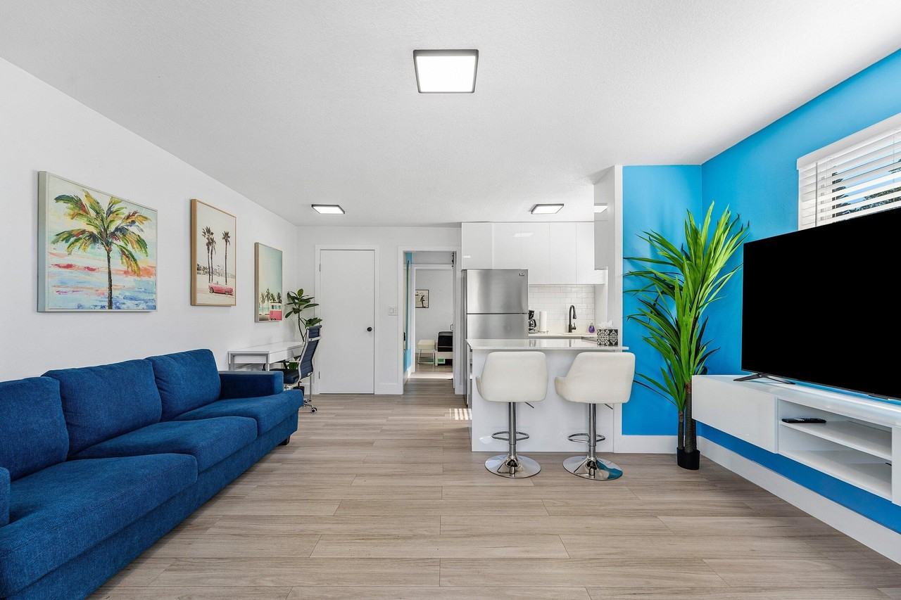 1545 Ne 32nd St #2 - Photo 4 of 27