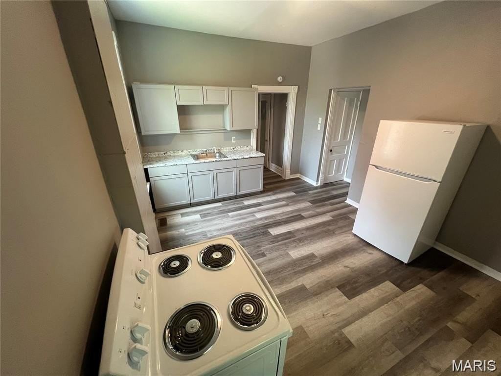3135 Chippewa St #1F - Photo 3 of 11