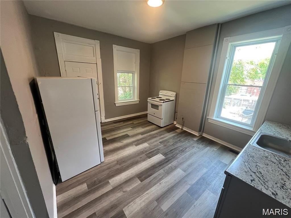 3135 Chippewa St #1F - Photo 4 of 11