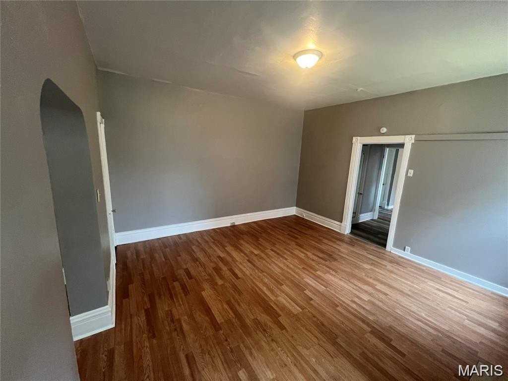 3135 Chippewa St #1F - Photo 6 of 11