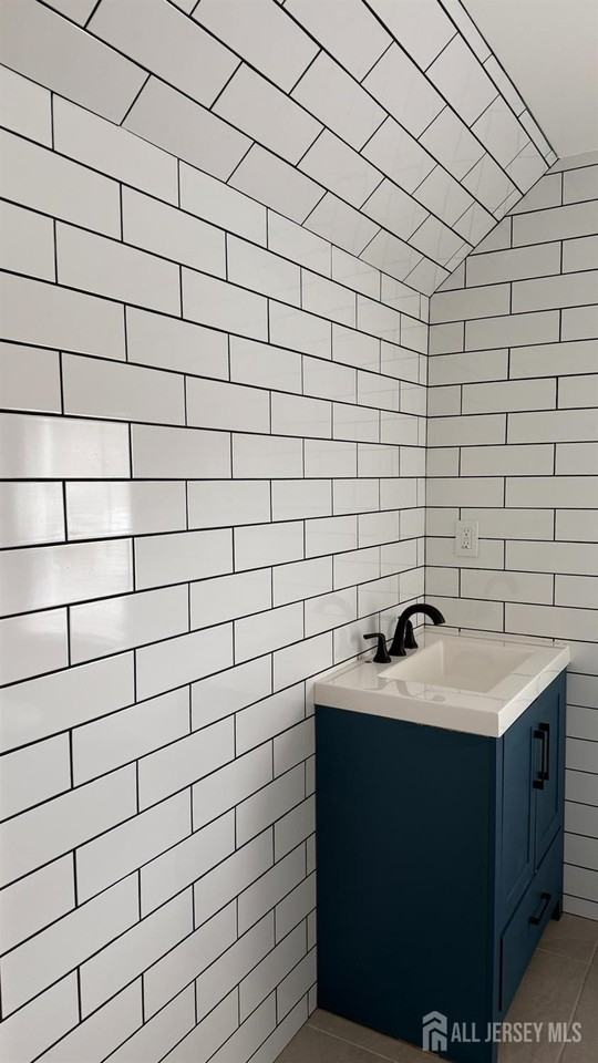 25 Mountain Ave - Photo 4 of 21