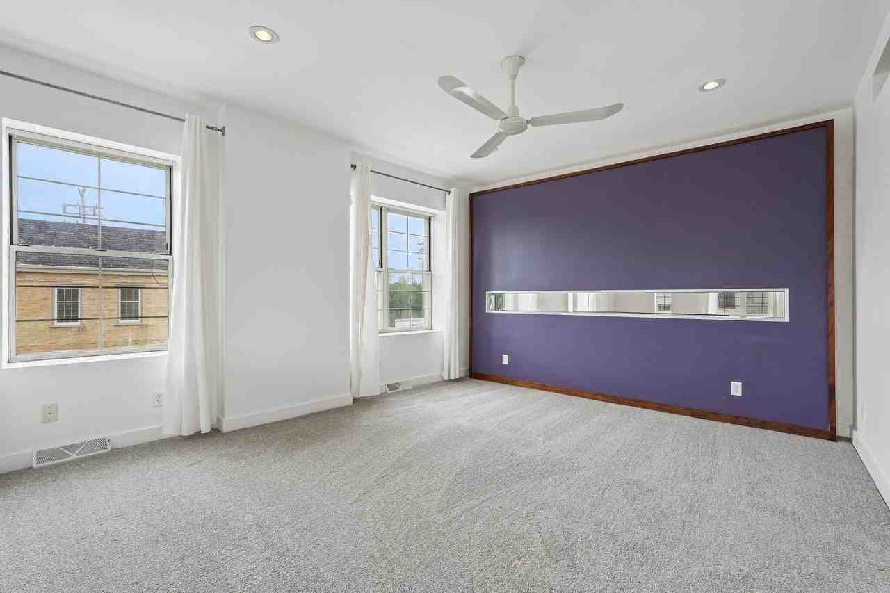 1111 55th St #5 - Photo 5 of 25