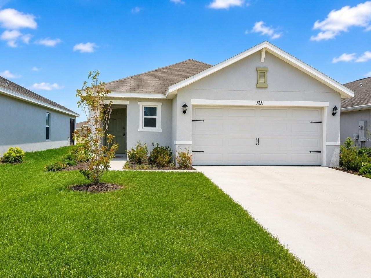 5831 Silver Moonlight Dr