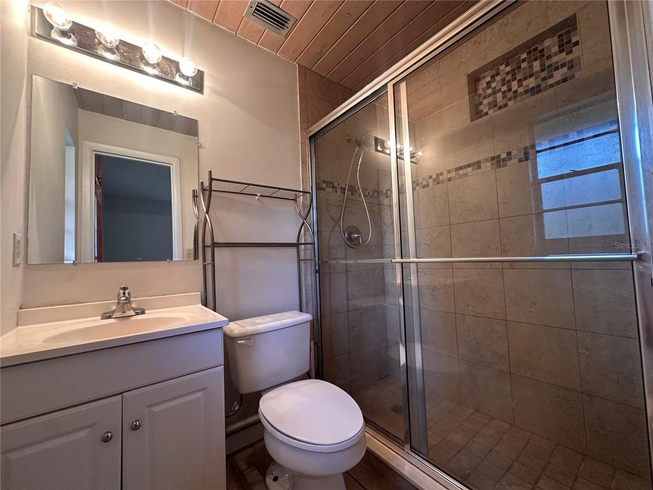 25946 Pine Ridge Rd - Photo 7 of 12