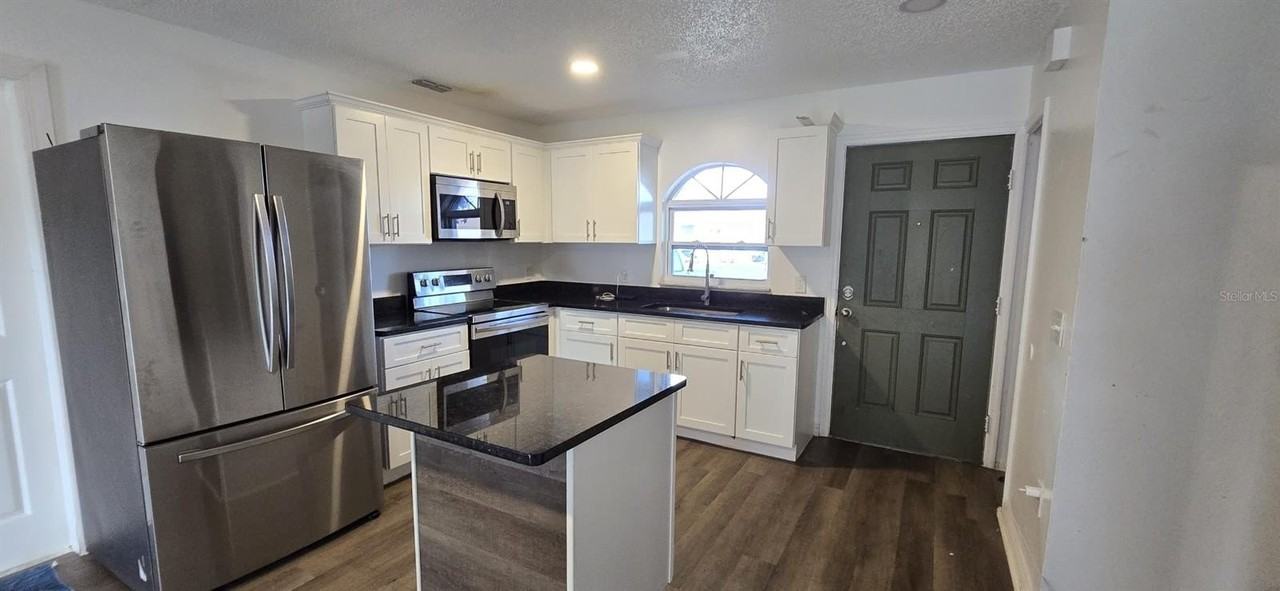 671 Royalty Ct #A - Photo 2 of 18