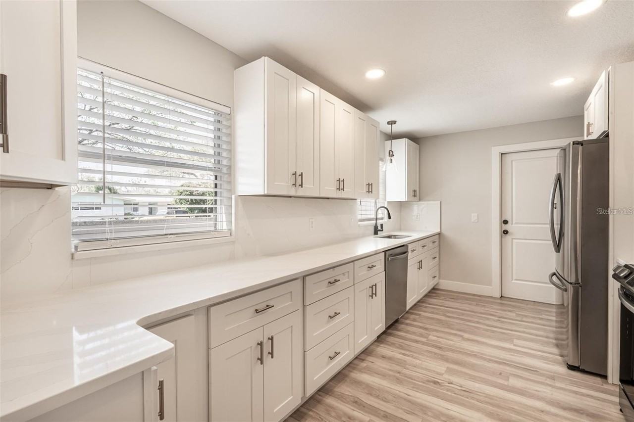 418R Gilbert Rd - Photo 3 of 26