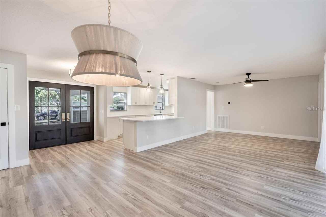 418R Gilbert Rd - Photo 5 of 26