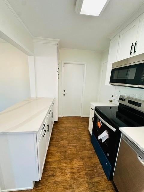 2211 Stanley St - Photo 3 of 14
