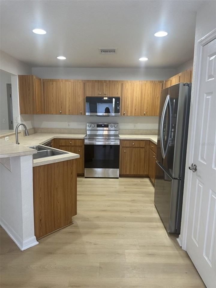 866 Summer Glen Dr - Photo 4 of 11