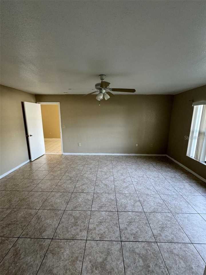 913 San Rafael Way - Photo 4 of 12