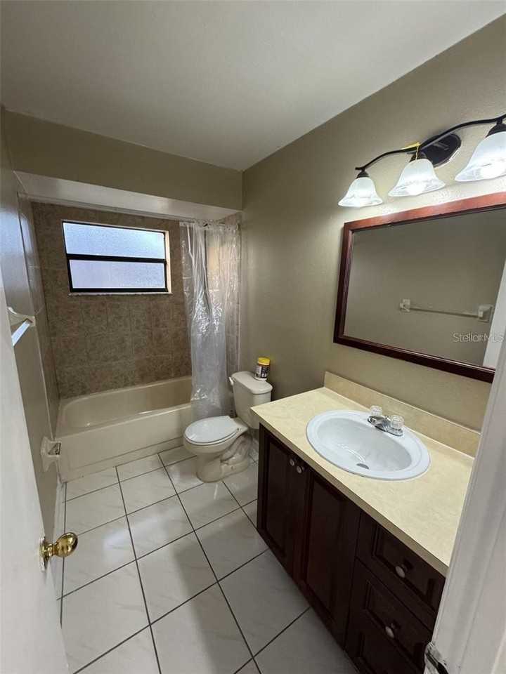 913 San Rafael Way - Photo 6 of 12